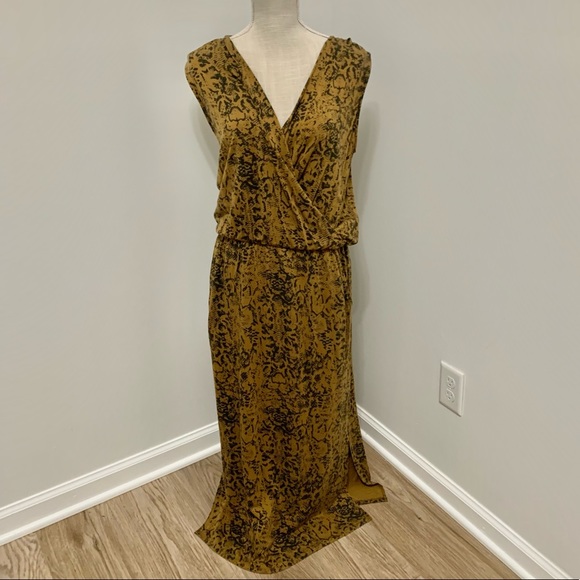 Garnet Hill Dresses & Skirts - Garnet Hill Snake Midi Dress